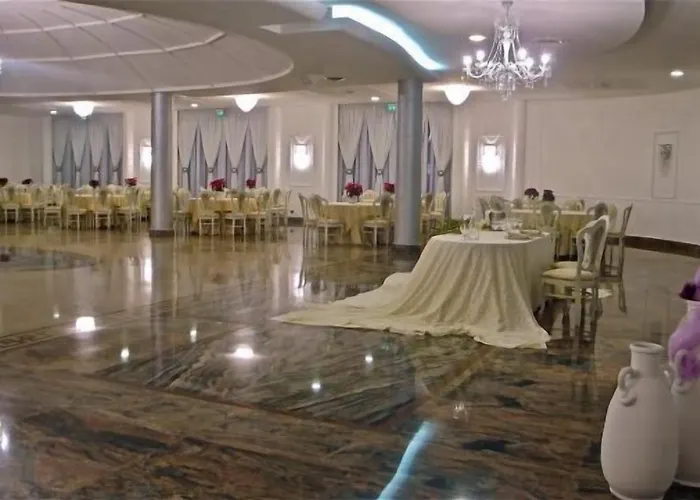 Unico Serrone Palace