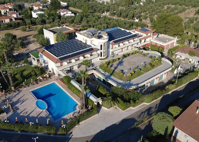 Unico Serrone Palace